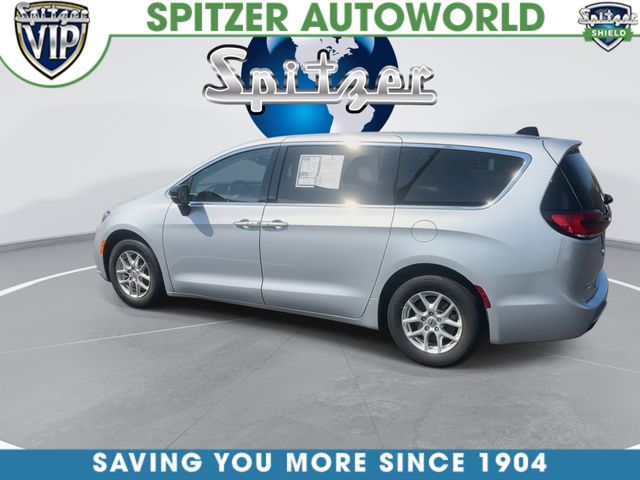 2024 Chrysler Pacifica Touring L - 6