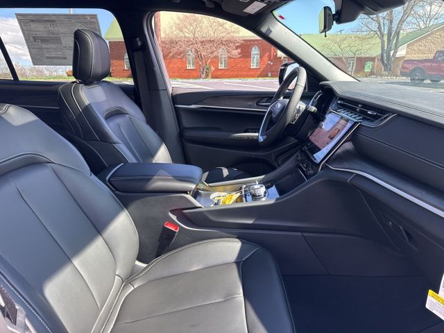 New 2025 White Jeep Limited image 10