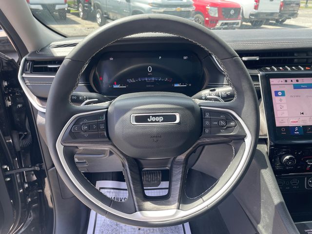 2023 Jeep Grand Cherokee Limited - Diamond Black Crystal Pearlcoat exterior view 19