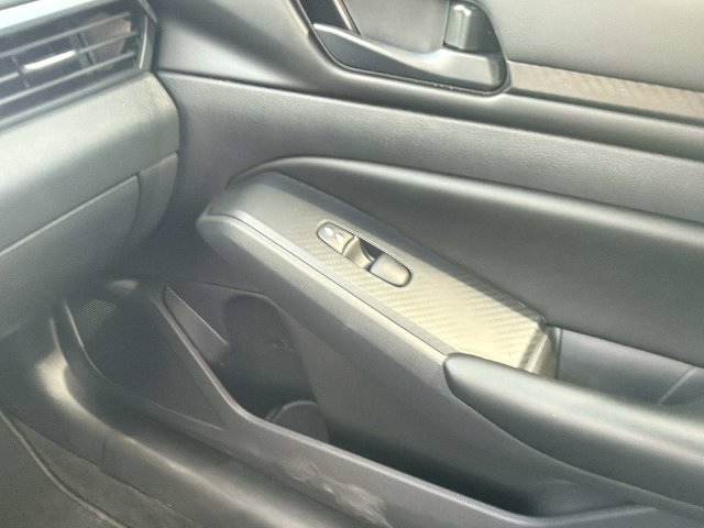 Used 2025 Nissan Altima Sedan
