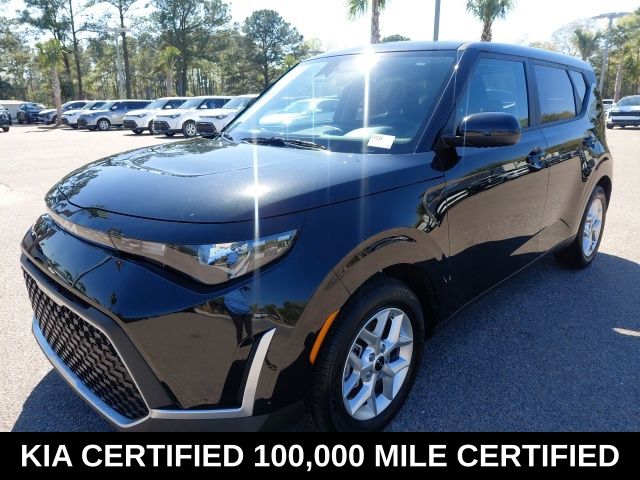 Fusion Black 2025 Kia Soul SUV / Crossover Front-Wheel Drive Continuously Variable Transmission