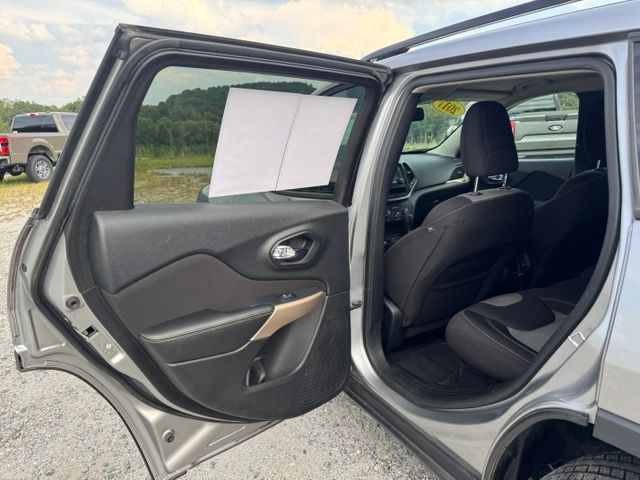 Used 2017 Silver Jeep Sport image 14
