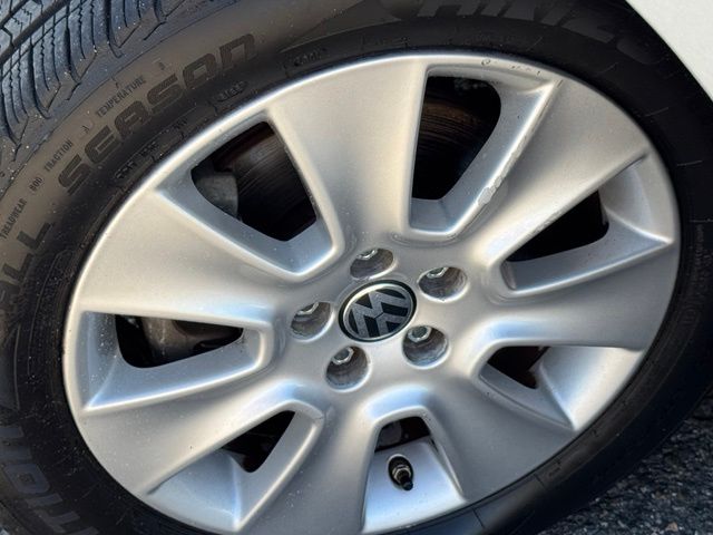 Used 2010 Volkswagen Beetle Hatchback