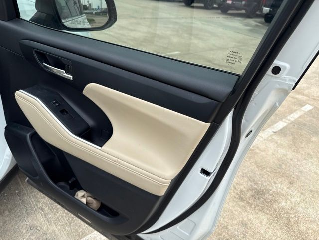 2024 Toyota Highlander XLE Beige at Bayway Cadillac Southwest