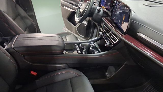 Used 2024 Chevrolet Traverse SUV