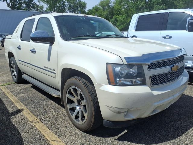 Summit White 2012 Chevrolet Avalanche LTZ 4WD Pickup Truck Four-Wheel Drive 6-Speed Automatic