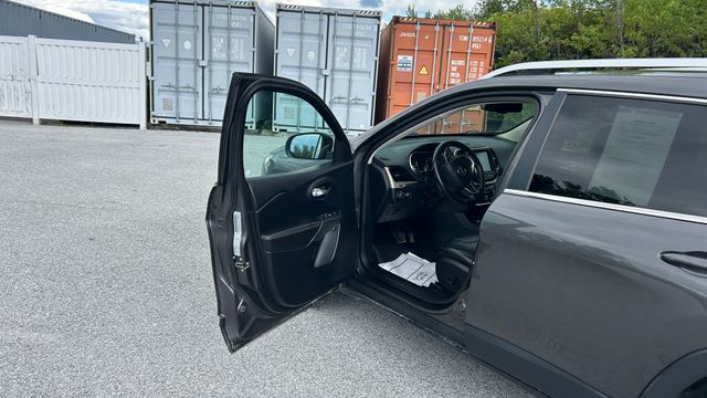 Used 2016 Jeep Cherokee SUV