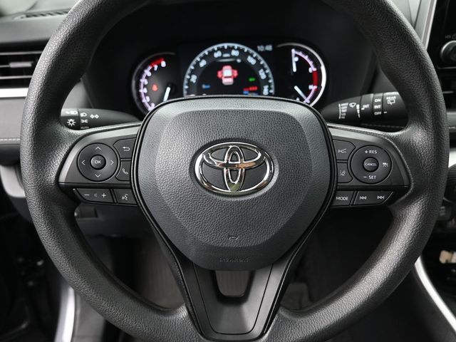 2024 Toyota RAV4 XLE 24