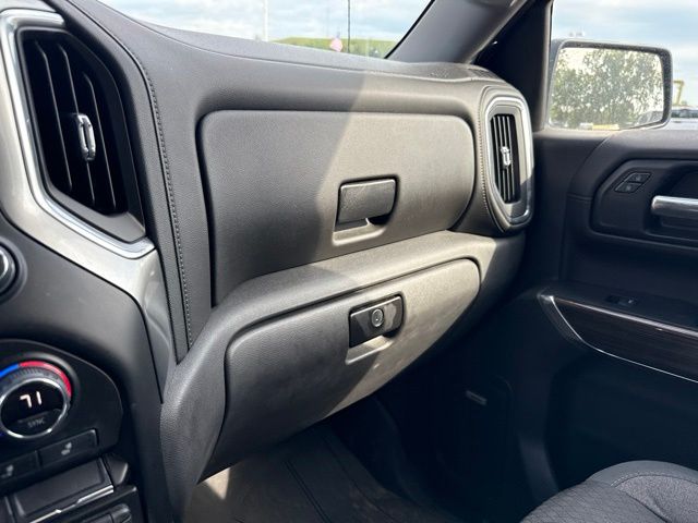 2019 Black Chevrolet Silverado 1500 LT Trail Boss 4X4 Truck
