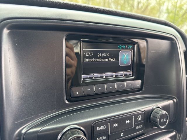 Used 2015 White Chevrolet LS image 18