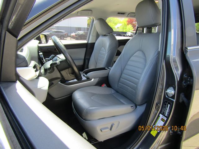 used 2023 Toyota Highlander car, priced at $33,999