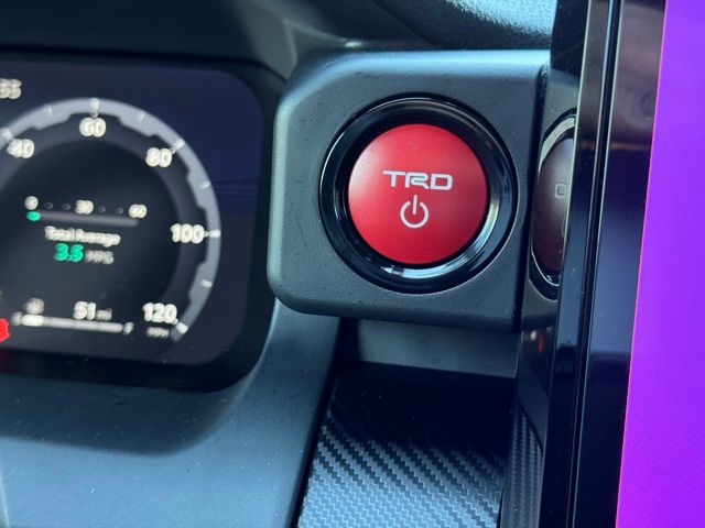 2025 Toyota Tacoma TRD Pro - Photo 18