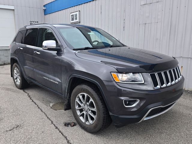 Used 2016 Gray Jeep Limited image 3