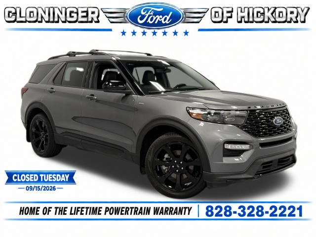Carbonized Gray Metallic 2024 Ford Explorer SUV / Crossover Rear-Wheel Drive Automatic