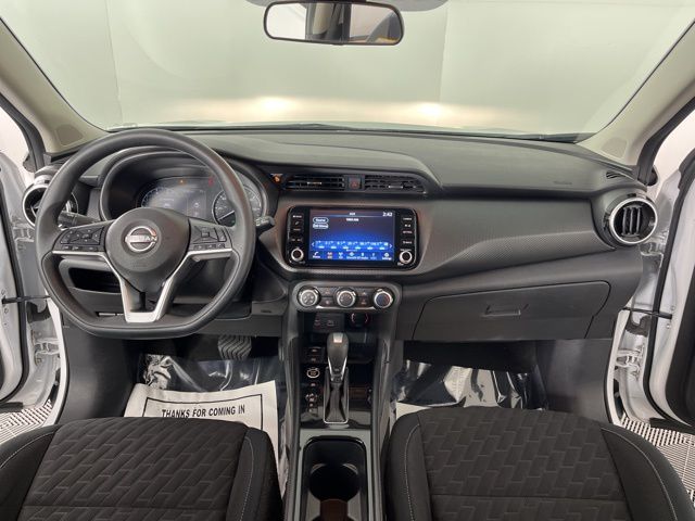 2023 Aspen White Tricoat Nissan Kicks SV FWD SUV