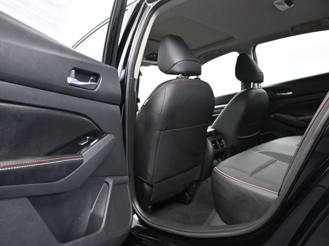 2024 Super Black Clearcoat Nissan Altima 2.0 SR FWD Sedan