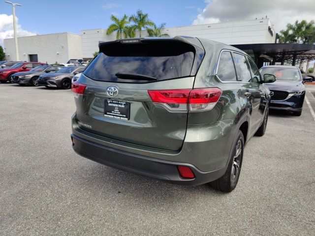 2019 Toyota Highlander LE 8