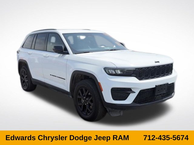 Bright White Clearcoat 2025 Jeep Grand Cherokee SUV / Crossover Four-Wheel Drive 8-Speed Automatic