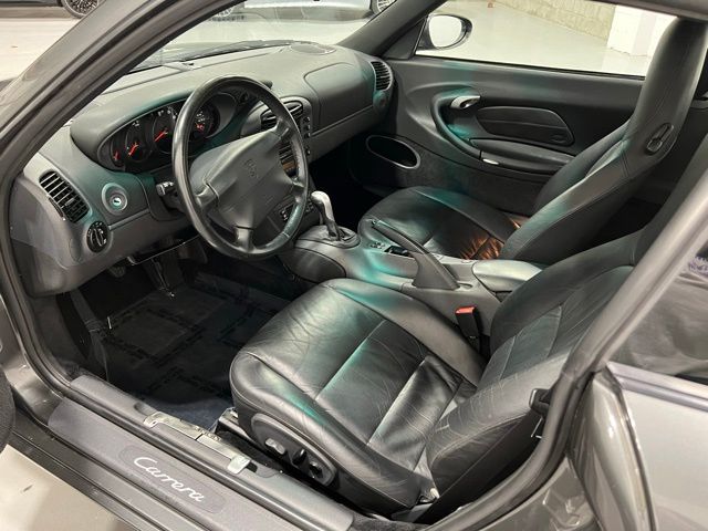 1999 Porsche 911 Carrera 4 photo