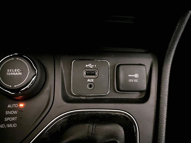 2020 Jeep Cherokee Limited White at Subaru and VW of Moon Township