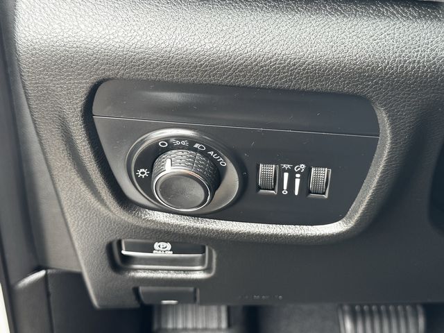 2023 Jeep Grand Cherokee Altitude X White at River Oaks CDJR