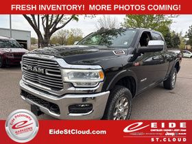 Diamond Black Crystal Pearlcoat 2022 RAM 3500 Laramie Crew Cab 4WD Pickup Truck Four-Wheel Drive 8-Speed Automatic
