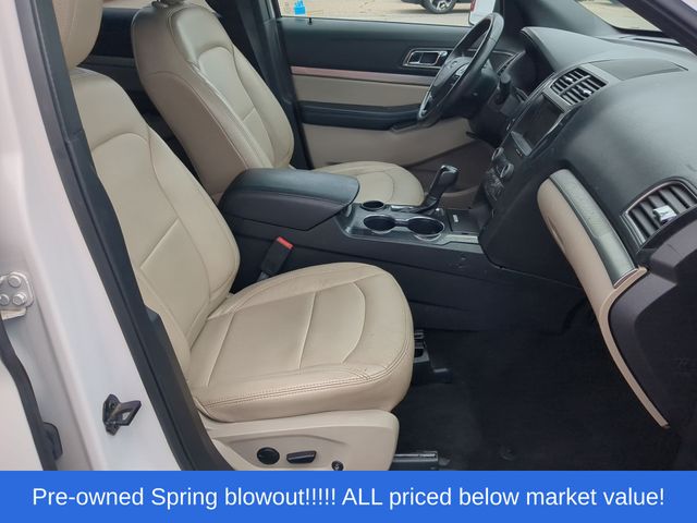 Used 2019 White Platinum Clearcoat Metallic Ford XLT image 49