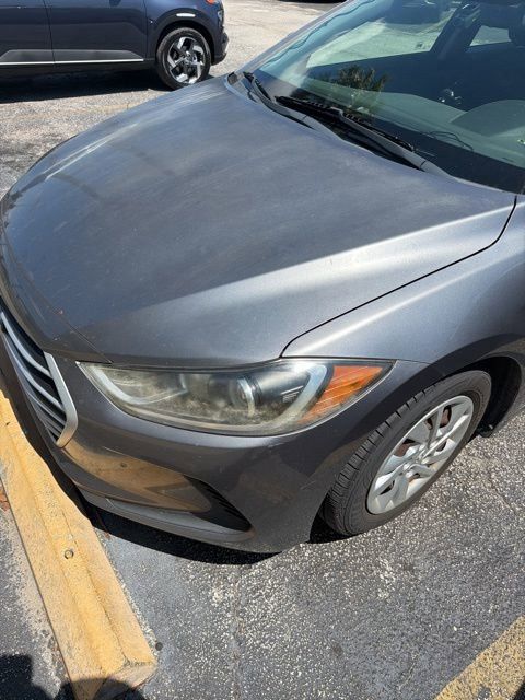 Machine Gray 2018 Hyundai Elantra SE FWD Sedan Front-Wheel Drive 6-Speed Automatic