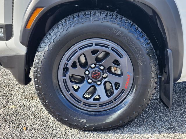 2025 Nissan Frontier PRO-X - 9