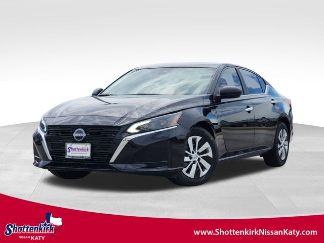2025 Nissan Altima S's photo