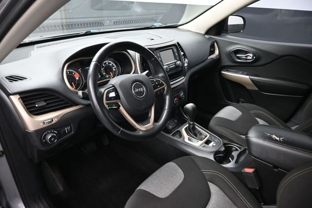 Used 2018 Jeep Cherokee SUV