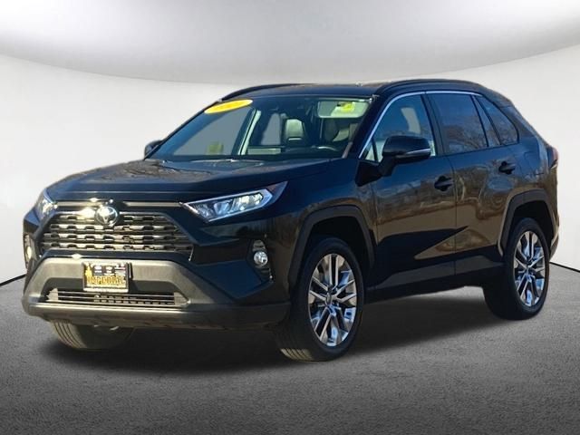 2021 Toyota RAV4 XLE Premium 12