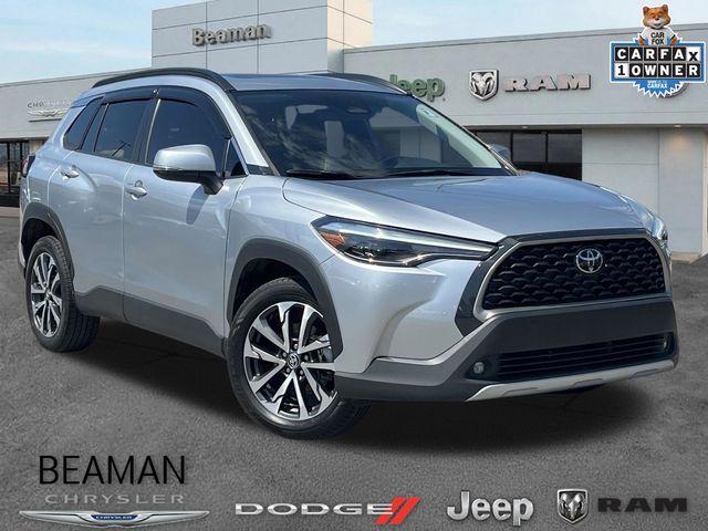 Silver 2023 Toyota Corolla Cross XLE FWD SUV / Crossover Front-Wheel Drive Continuously Variable Transmission
