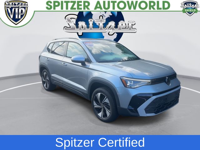 Certified Used 2025 Silver Volkswagen 1.5T SE image 2