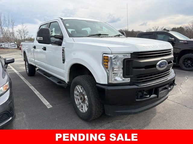 Oxford White 2019 Ford F-250 Super Duty XL Crew Cab 4WD Pickup Truck Four-Wheel Drive 6-Speed Automatic