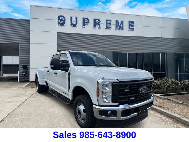 Oxford White 2025 Ford F-350 Super Duty XL Crew Cab LB DRW 4WD Pickup Truck Four-Wheel Drive Automatic