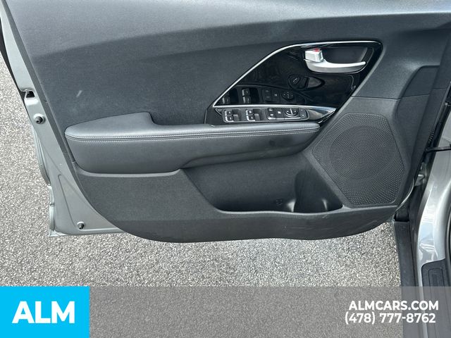 Used 2022 Gray Kia LXS image 11