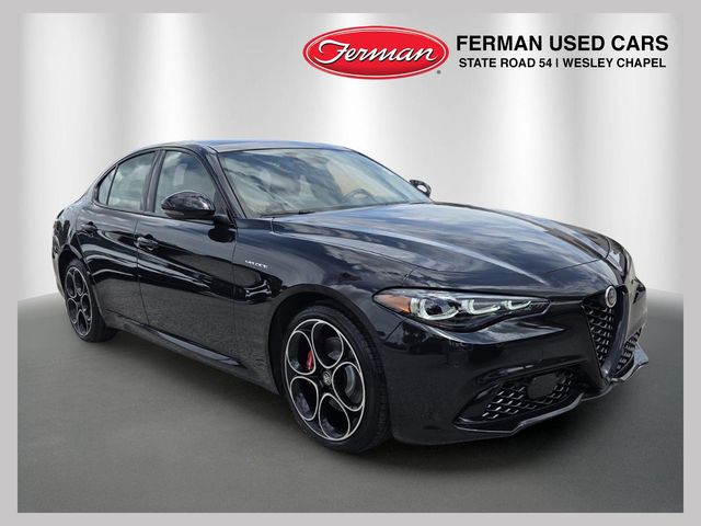 Vulcano Black Metallic 2025 Alfa Romeo Giulia Sedan All-Wheel Drive 8-Speed Automatic