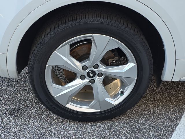 2021 Audi Q5 45 Premium Plus:44947B