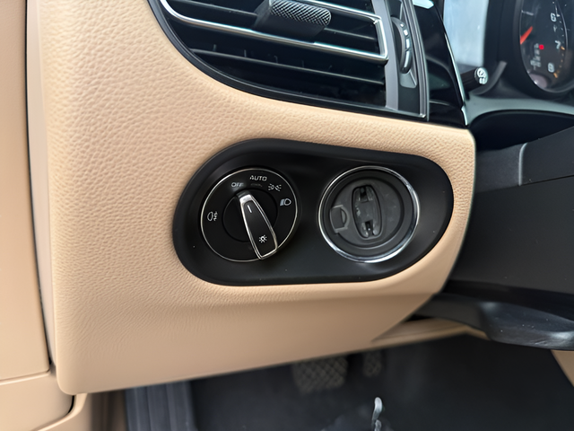 2021 Porsche Macan Base - Photo 14