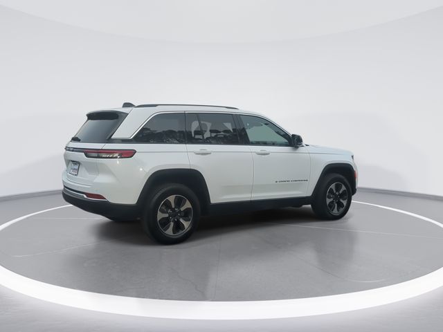 Used 2022 White Jeep 4xe image 8