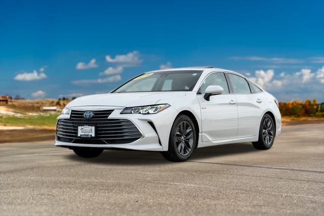 2020 Toyota Avalon Hybrid XLE Plus 3