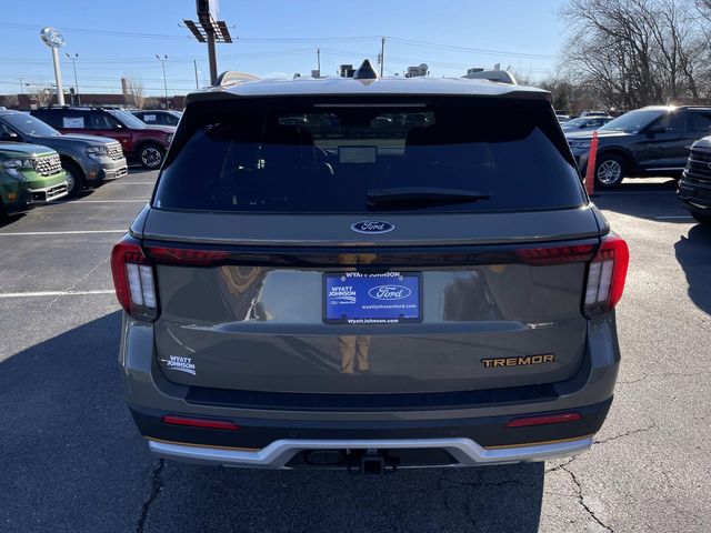 New 2026 Gray Ford Tremor image 4