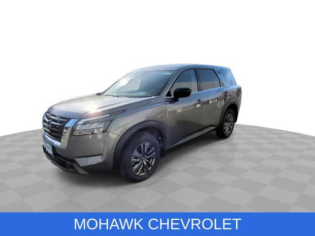 View vehicle photo 4