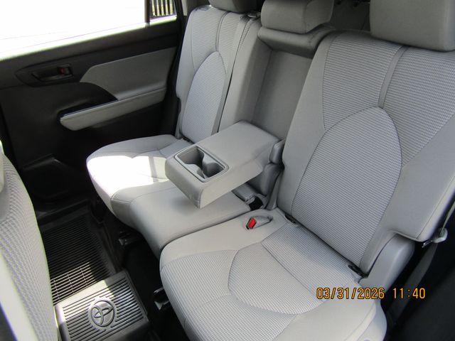 used 2022 Toyota Highlander car, priced at $29,499