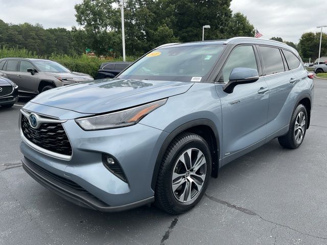 Used 2021 Toyota Highlander Hybrid SUV
