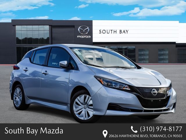 2025 Nissan LEAF Plata (Brilliant Silver Metallic) Hatchback Tracción delantera Automática