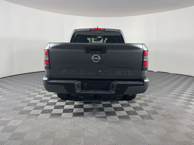 2025 Nissan Frontier SV 8