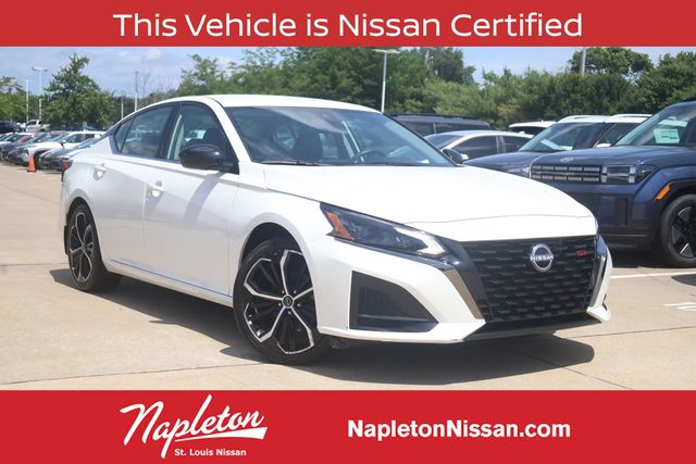Pearl White Tricoat 2025 Nissan Altima Sedan Front-Wheel Drive Continuously Variable Transmission