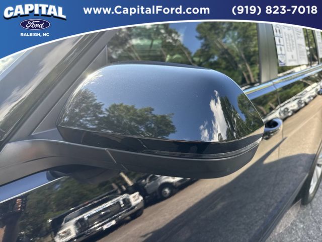 Used 2023  Volkswagen 3.6L V6 SE w/Technology image 12